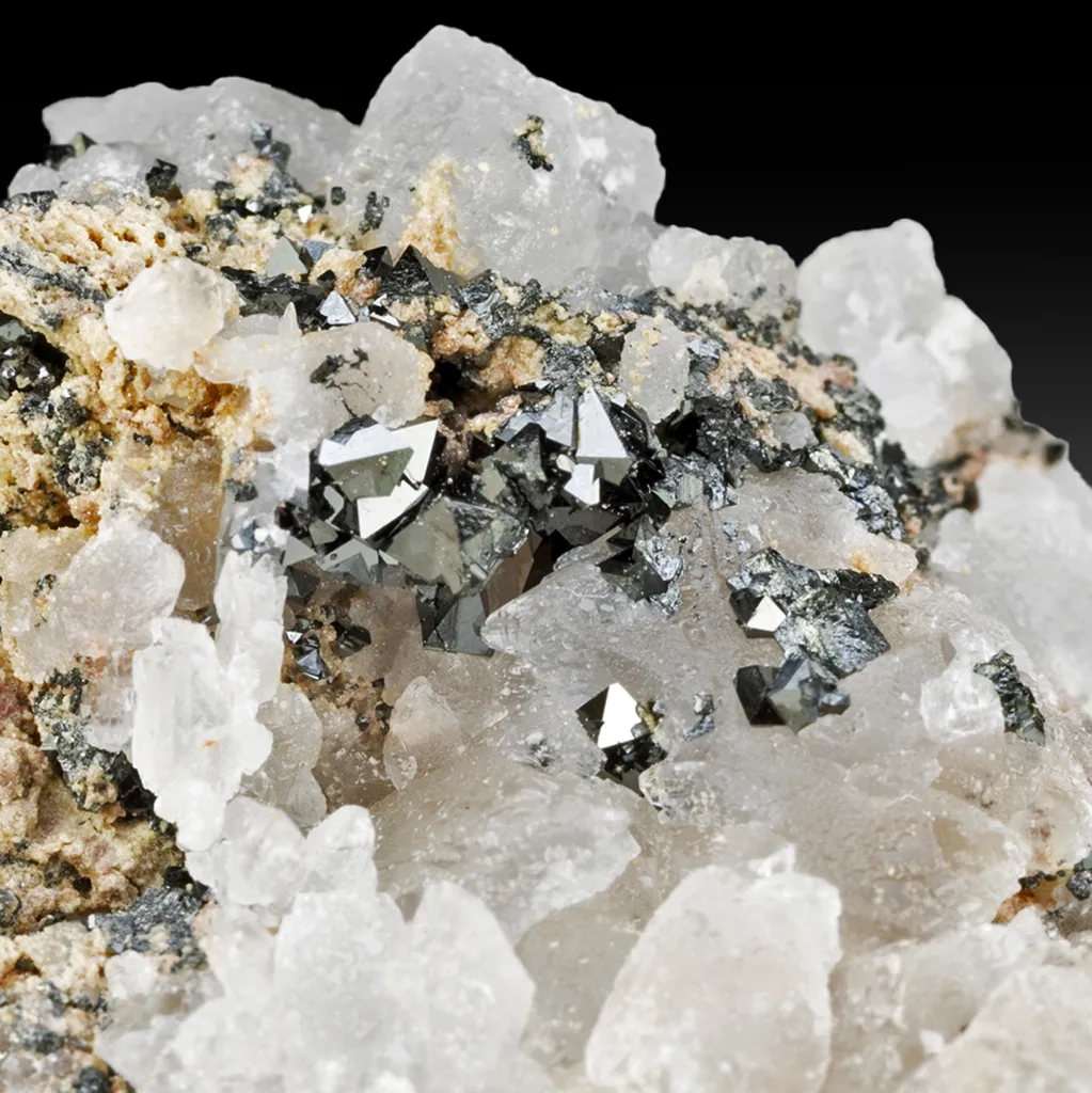 Jacobsite with Calcite image