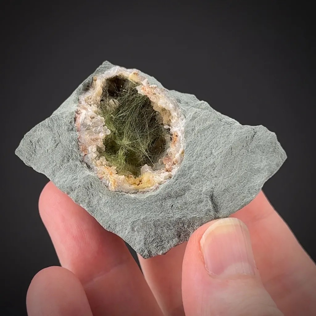 Jamborite ps. Millerite image