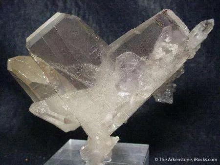 (Japan-Law Twin) on Quartz image