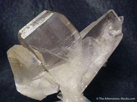 (Japan-Law Twin) on Quartz - image 2