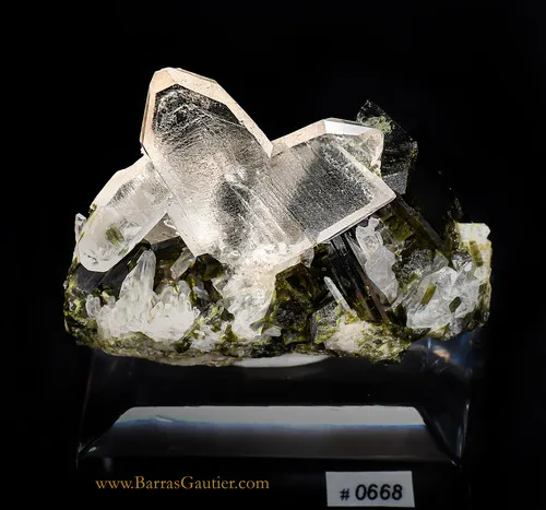 Japan -law Twin  Quartz  - Epidote - image 2