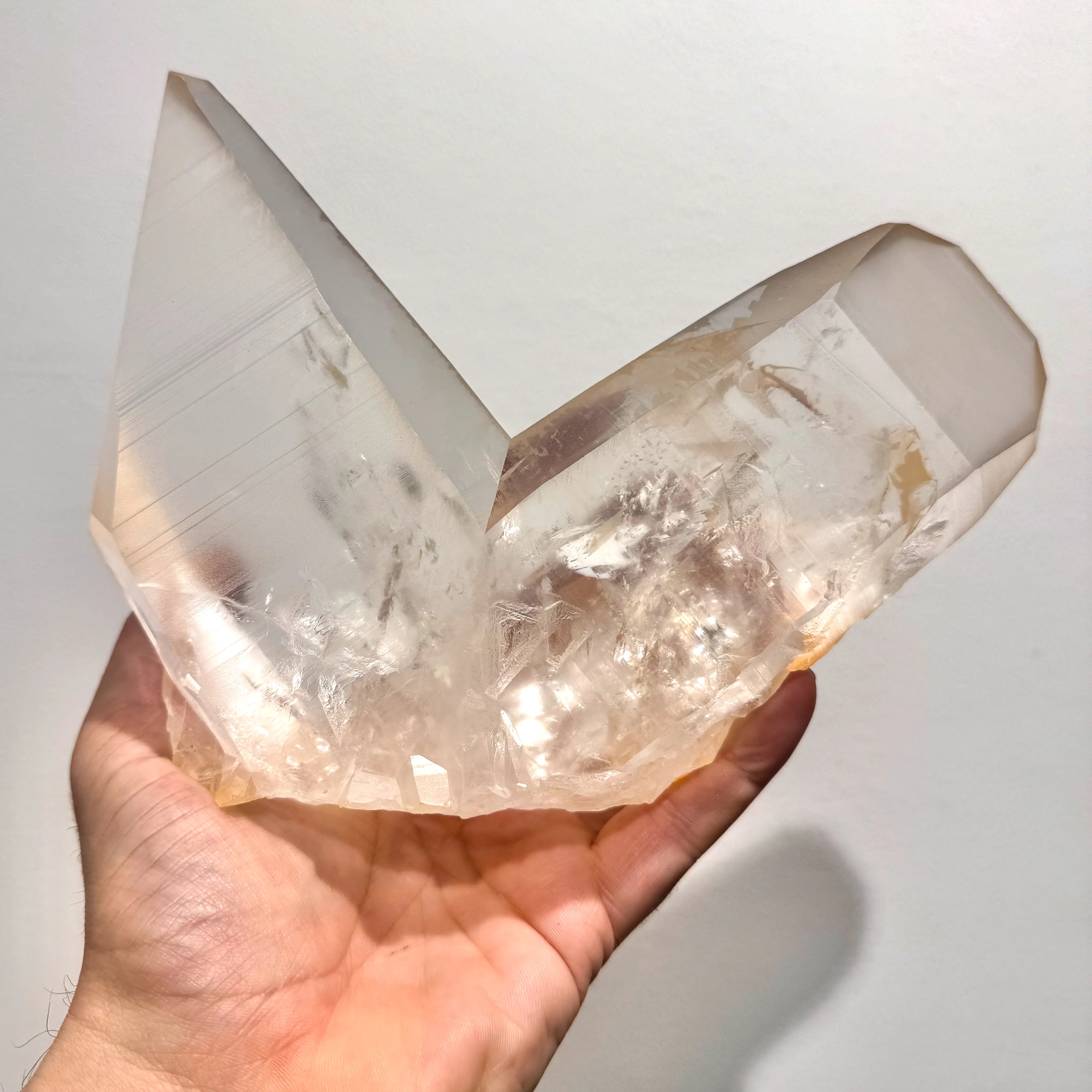 Japan law twin Quartz from Brazil, Minas Gerais, Diamantina - image 1