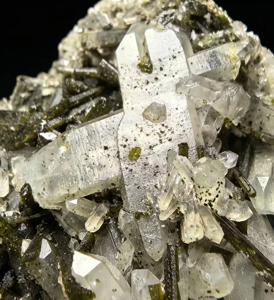 Japan law twin quartz from Inner Mongolia, China image