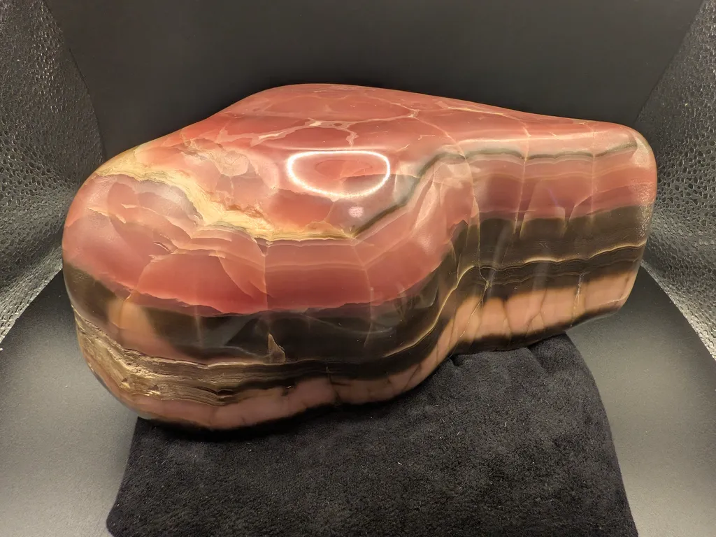 Japanese Rhodochrosite from Inakuraishi Mine, Hokkaido, Japan (Polished) — 3,200 g - image 5