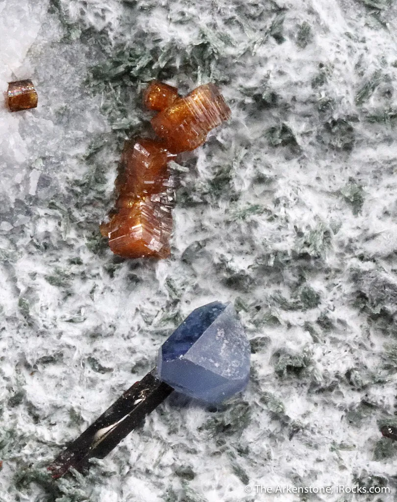 Joaquinite-(Ce) (type locality) with Benitoite (type locality), Neptunite and Natrolite image