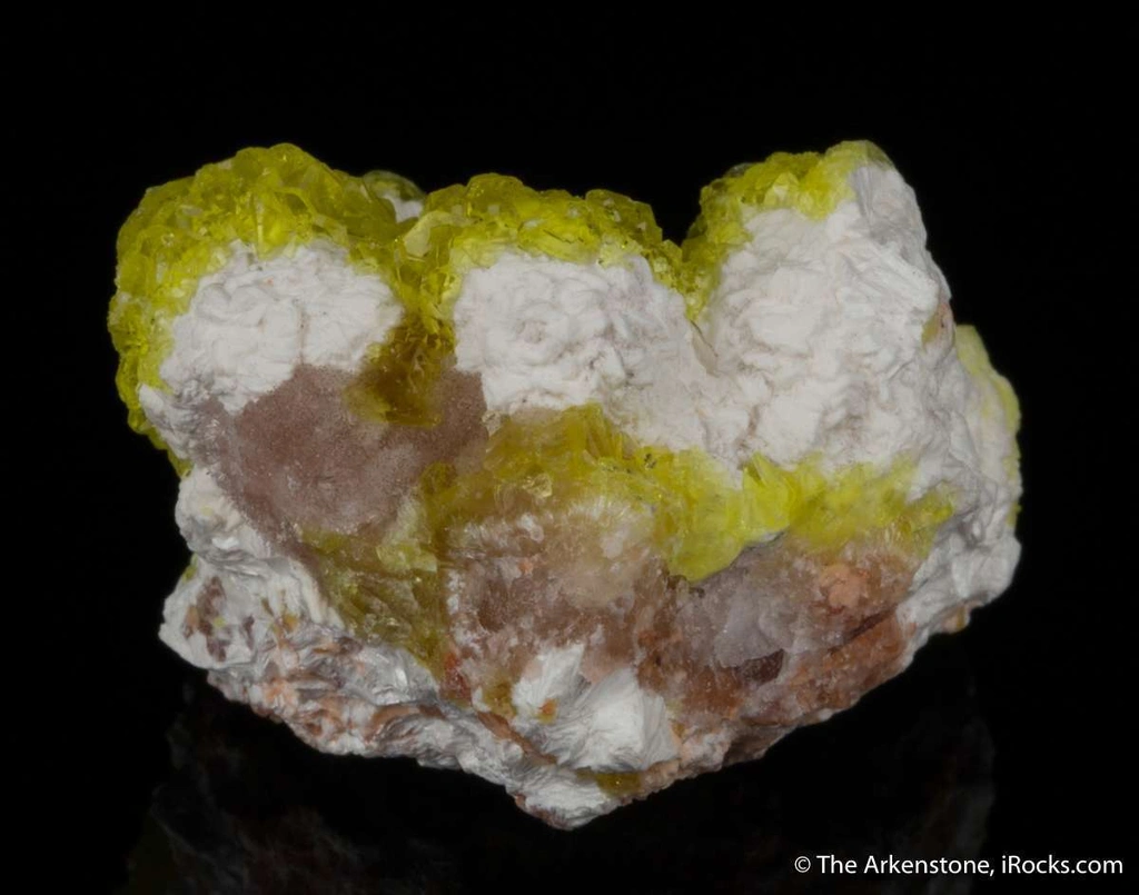 Jouravskite from N'Chwaning III Mine, N'Chwaning Mines, Northern Cape, South Africa - image 4