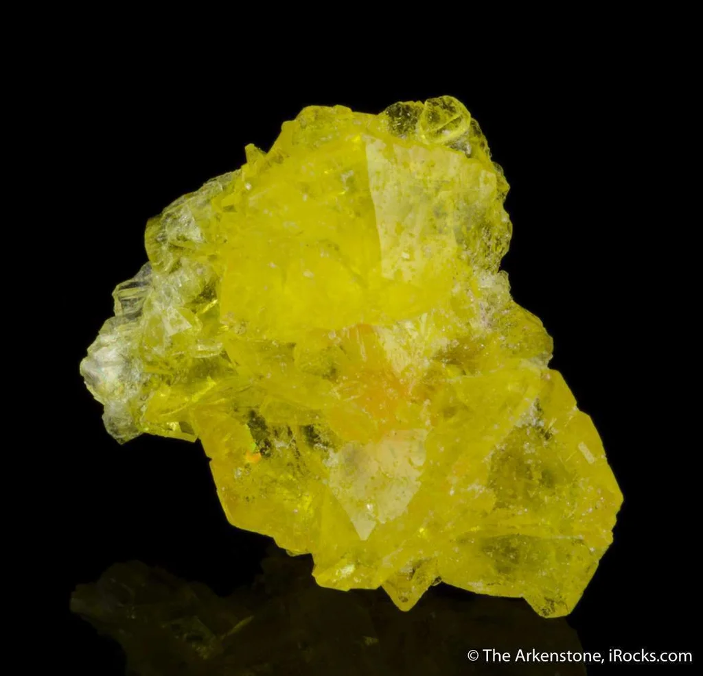 Jouravskite from N'Chwaning III Mine, N'Chwaning Mines, Northern Cape, South Africa - image 3