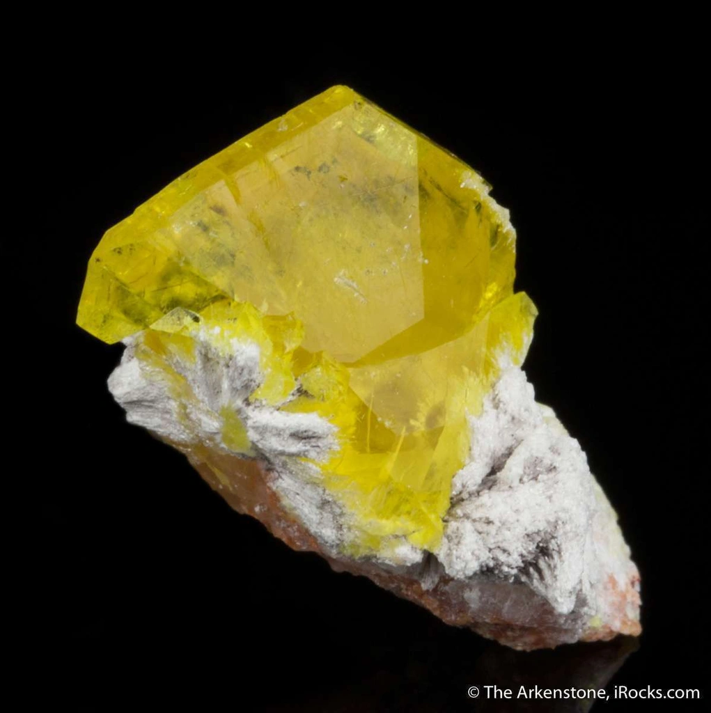Jouravskite from N'Chwaning III Mine, N'Chwaning Mines, Northern Cape, South Africa image