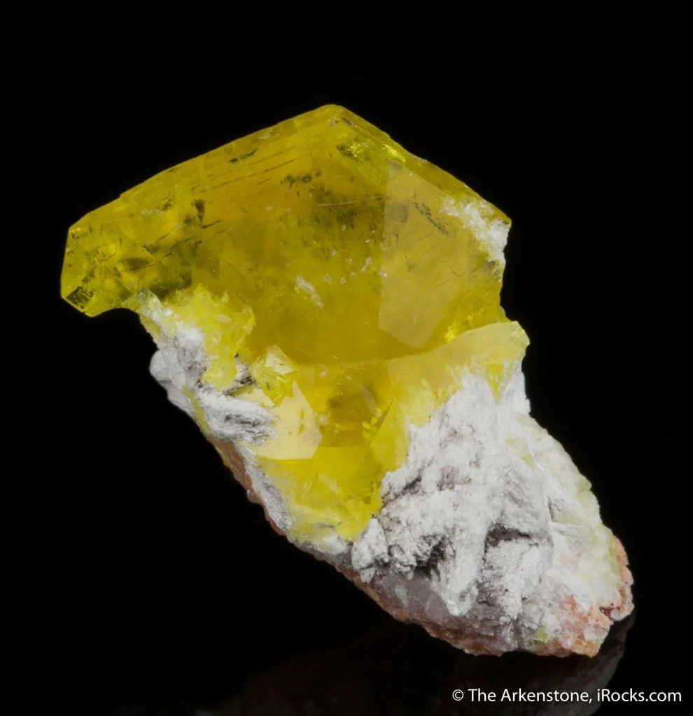 Jouravskite from N'Chwaning III Mine, N'Chwaning Mines, Northern Cape, South Africa - image 2