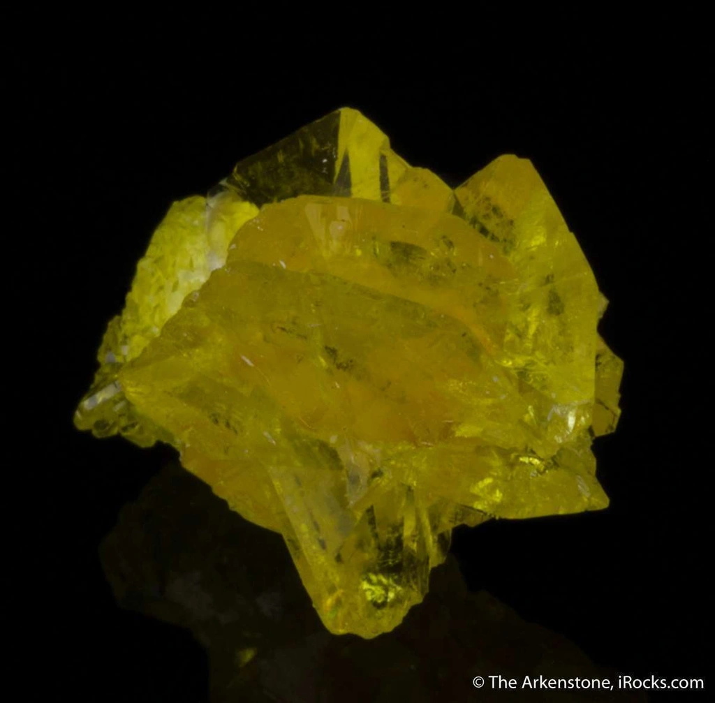 Jouravskite from N'Chwaning III Mine, N'Chwaning Mines, Northern Cape, South Africa - image 2
