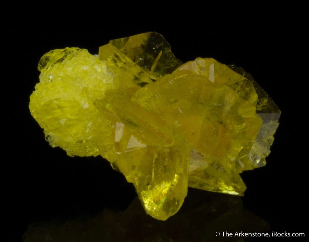 Jouravskite from N'Chwaning III Mine, N'Chwaning Mines, Northern Cape, South Africa - image 3