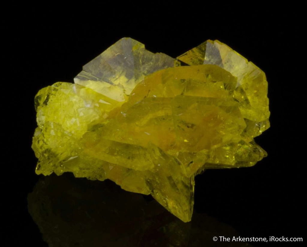 Jouravskite from N'Chwaning III Mine, N'Chwaning Mines, Northern Cape, South Africa - image 4
