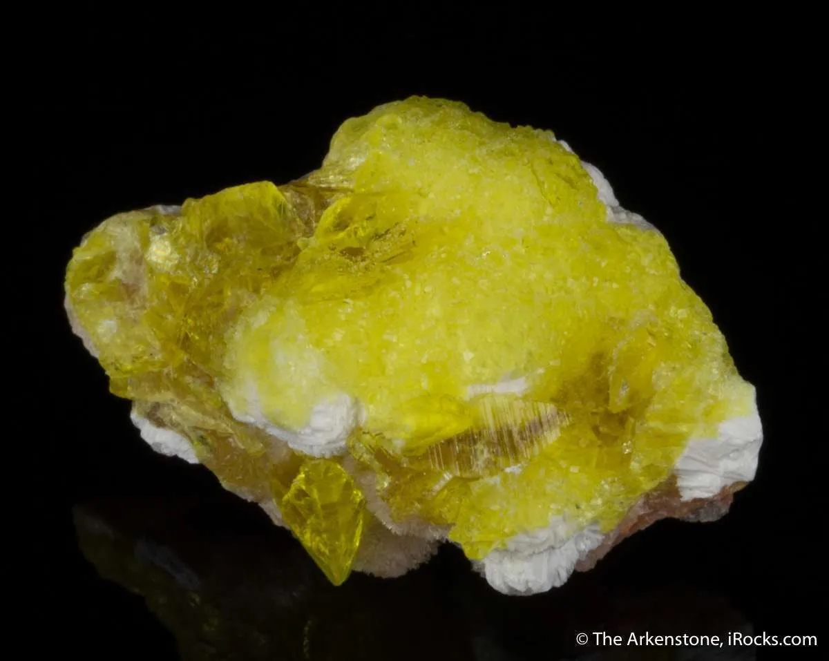 Jouravskite on Xonotlite - image 2