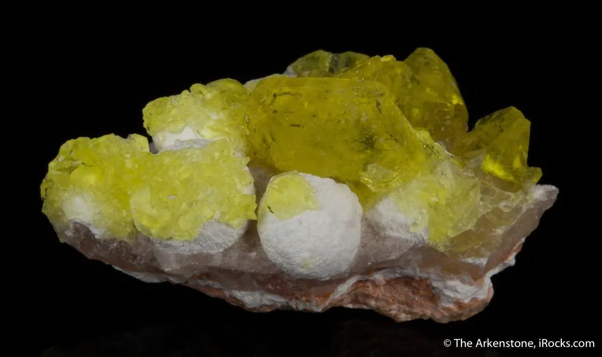 Jouravskite on Xonotlite - image 4