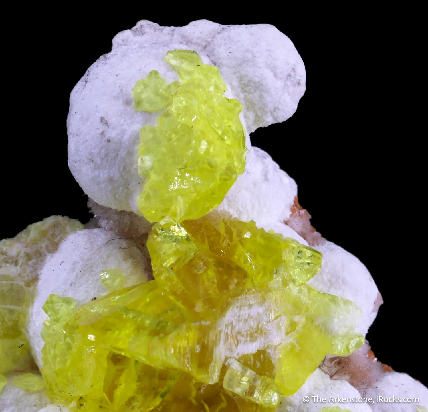 Jouravskite on Xonotlite - image 4