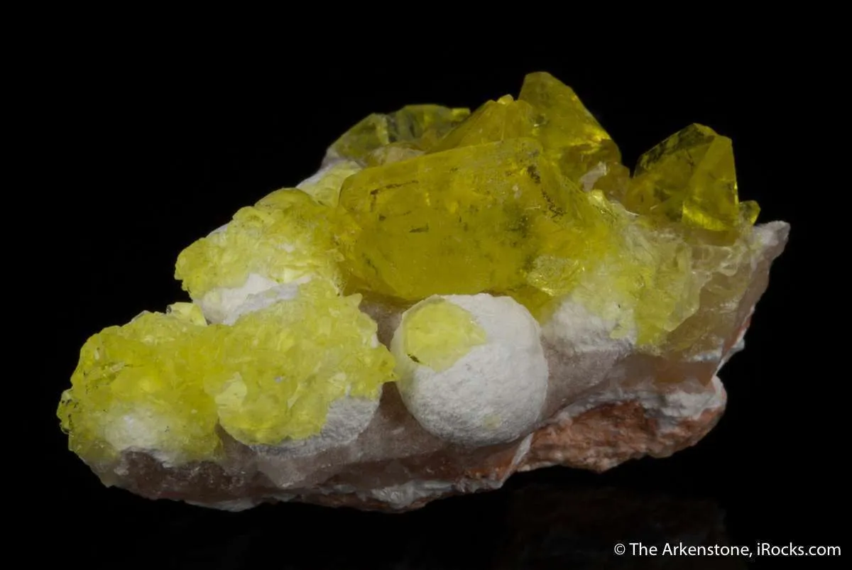 Jouravskite on Xonotlite - image 3