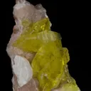 Jouravskite on Xonotlite with Bultfonteinite - image 1