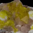 Jouravskite on Xonotlite with Bultfonteinite - image 3