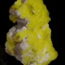 Jouravskite on Xonotlite with Bultfonteinite - image 1