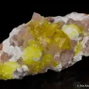 Jouravskite on Xonotlite with Bultfonteinite - image 4