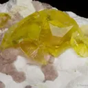 Jouravskite on Xonotlite with Bultfonteinite - image 1