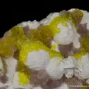 Jouravskite on Xonotlite with Bultfonteinite - image 1