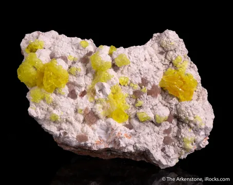 Jouravskite with Xonotlite on Oyelite