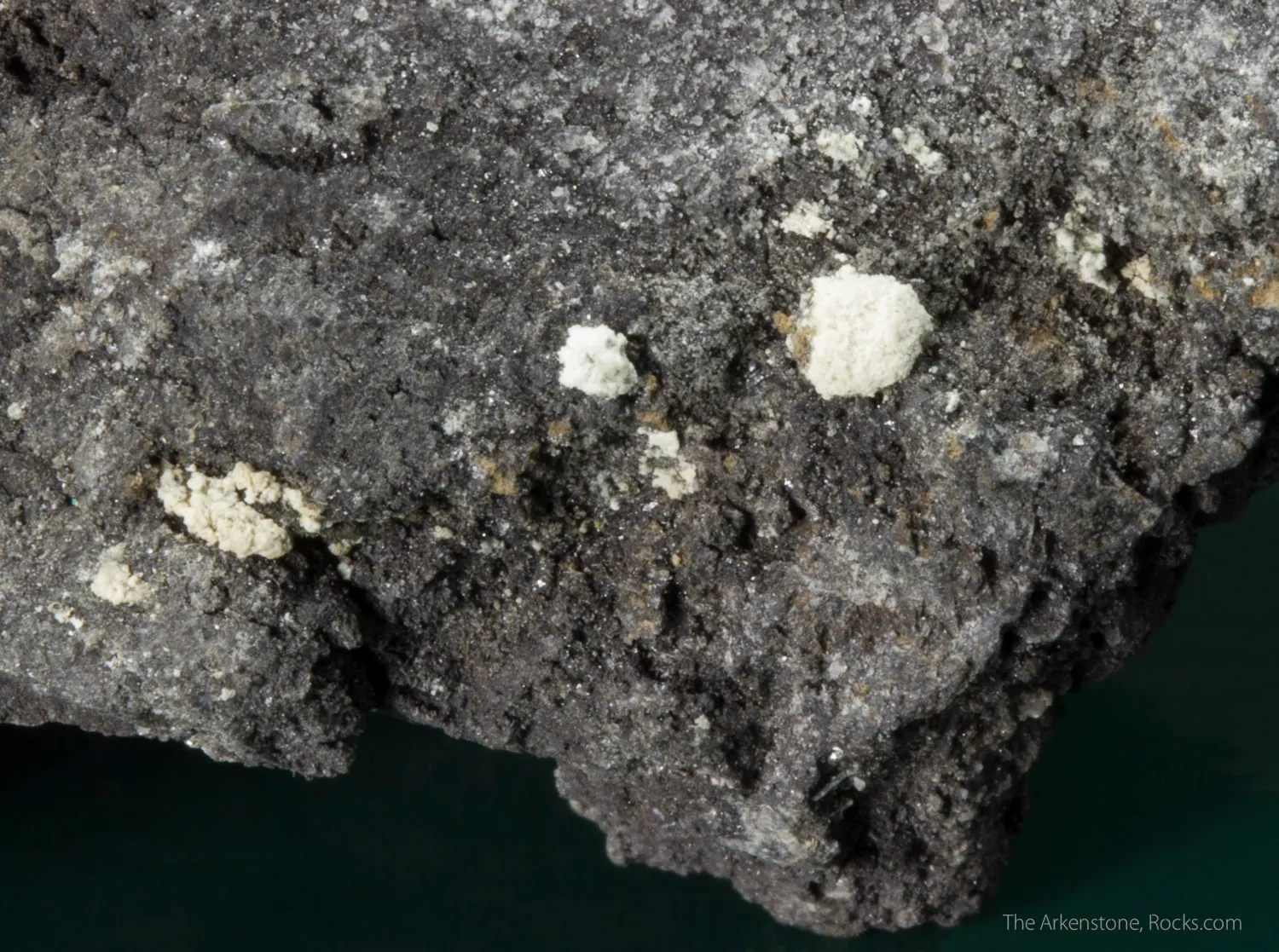 Kaatialaite with Skutterudite - image 1