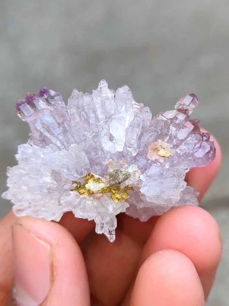 Karur Amethyst sceptre Flower in black Rutiles - image 6