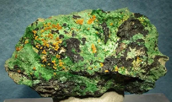 Kasolite, Malachite image