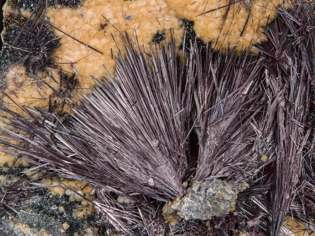 Kermesite - image 3