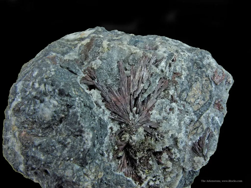 Kermesite - image 3
