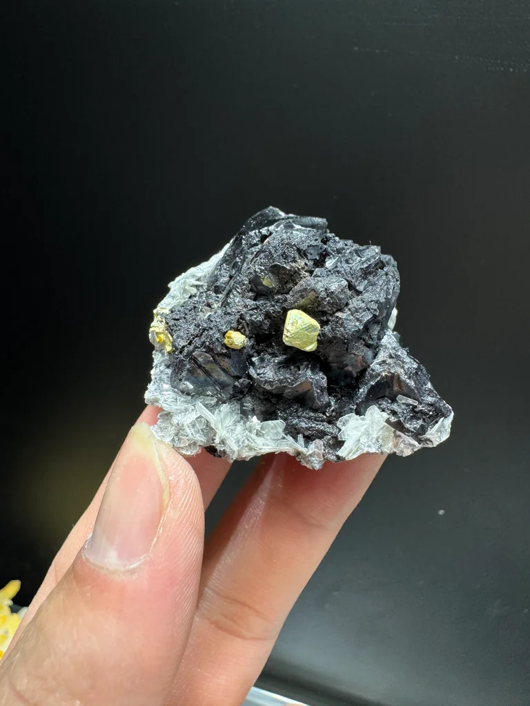 Kesterite from Pingwu Co., Sichuan, China image