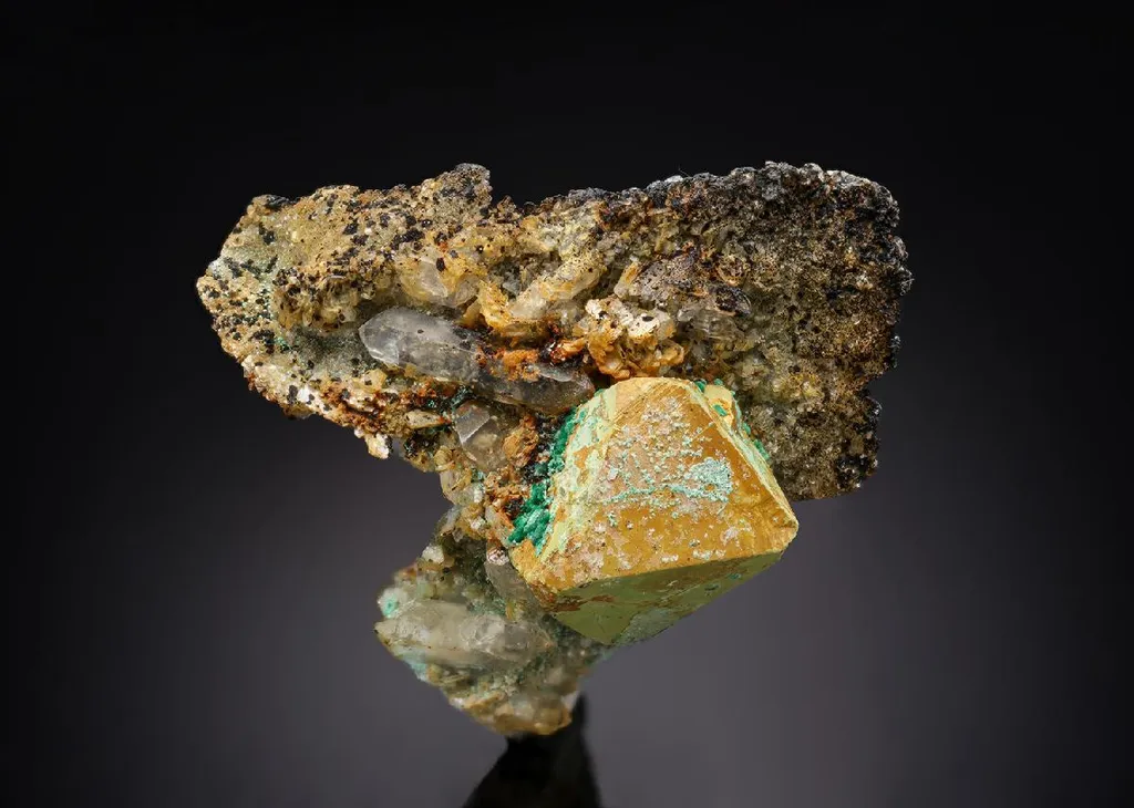 Kësterite with MUSHISTONITE and Malachite image