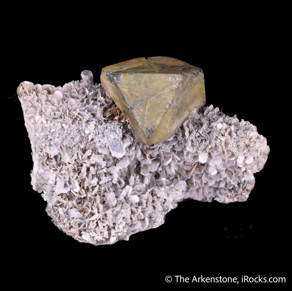Kësterite with Mushistonite on Muscovite image