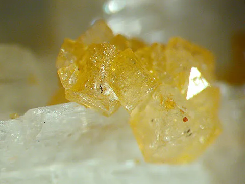 Kosnarite, Albite - image 2