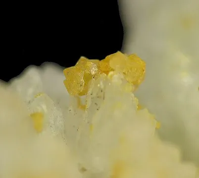Kosnarite, Albite - image 2