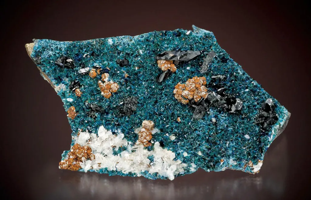 Kulanite, Lazulite, Siderite, Quartz image