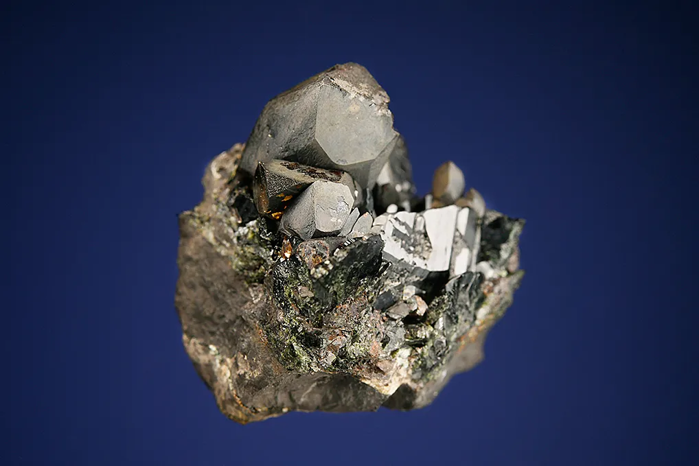 Kulanite on Siderite - image 2