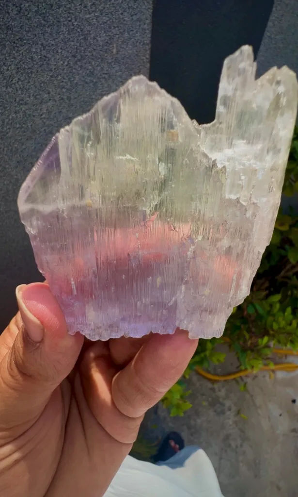 Kunzite from Afghanistan - image 4