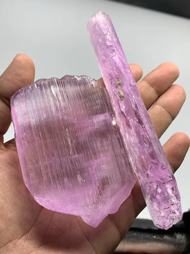 Kunzite from Afghanistan - image 4