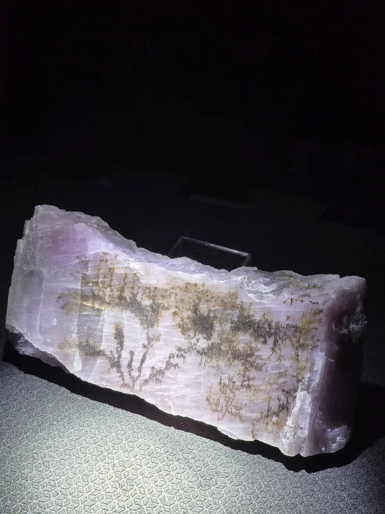 Kunzite from Brazil, Minas Gerais, Coronel Murta - image 4
