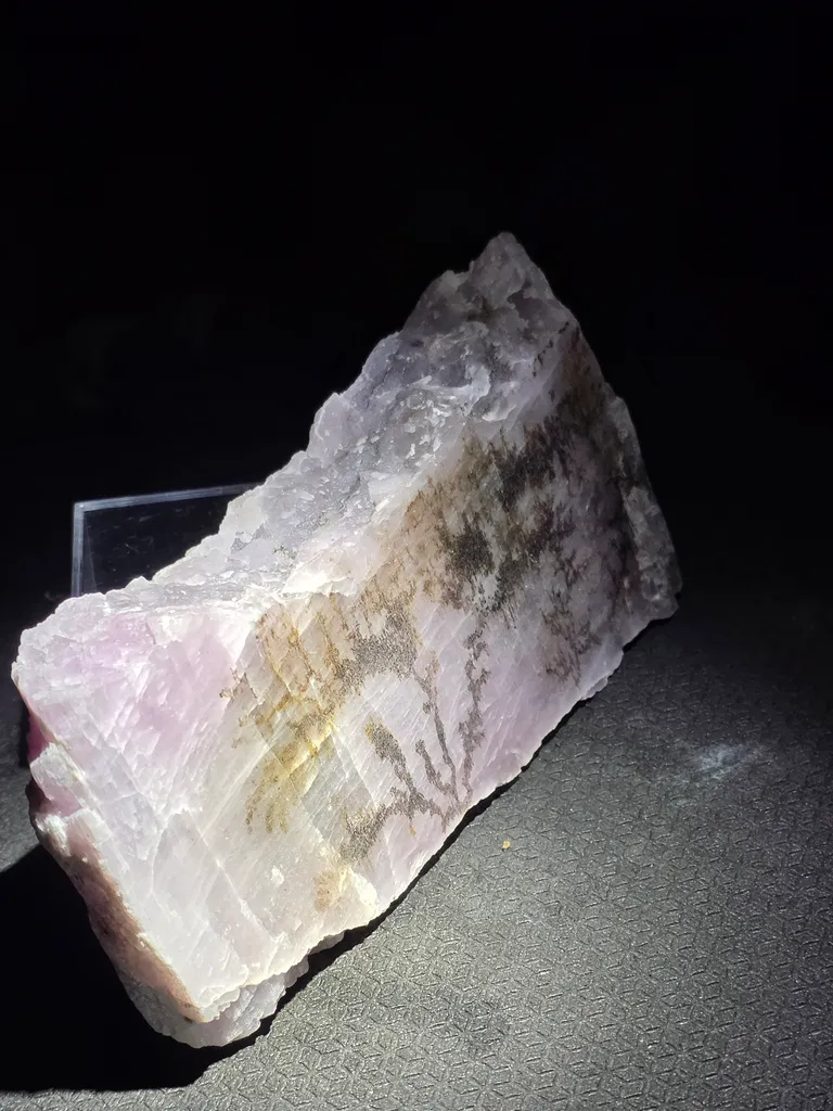 Kunzite from Brazil, Minas Gerais, Coronel Murta - image 5