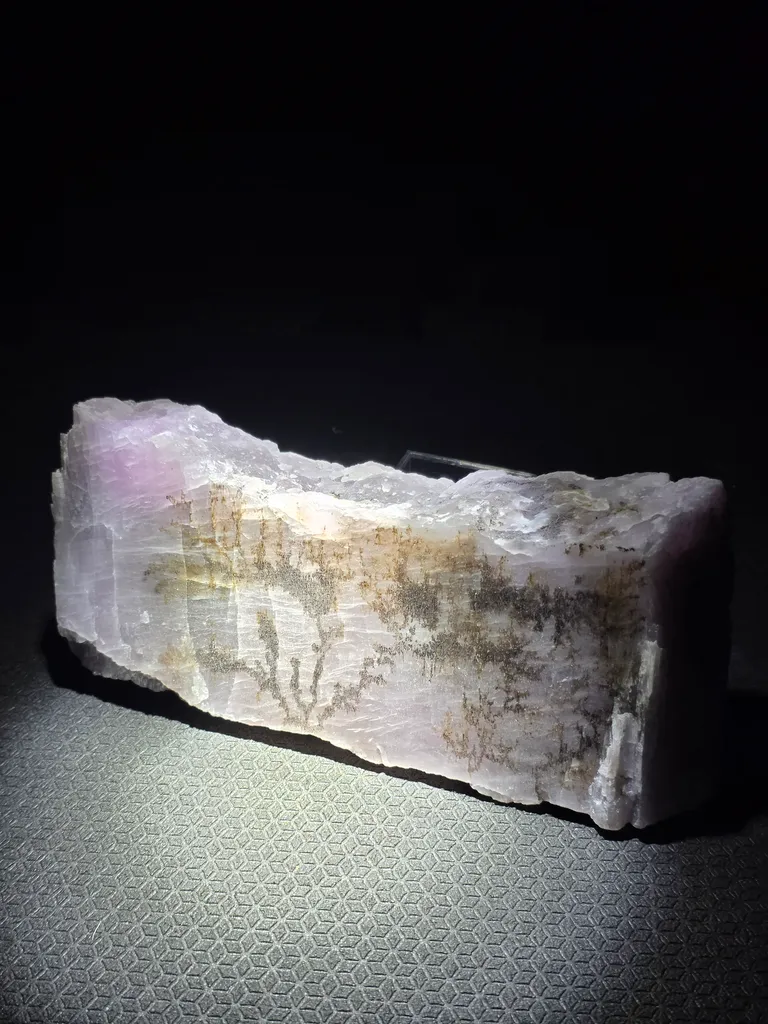 Kunzite from Brazil, Minas Gerais, Coronel Murta - image 10