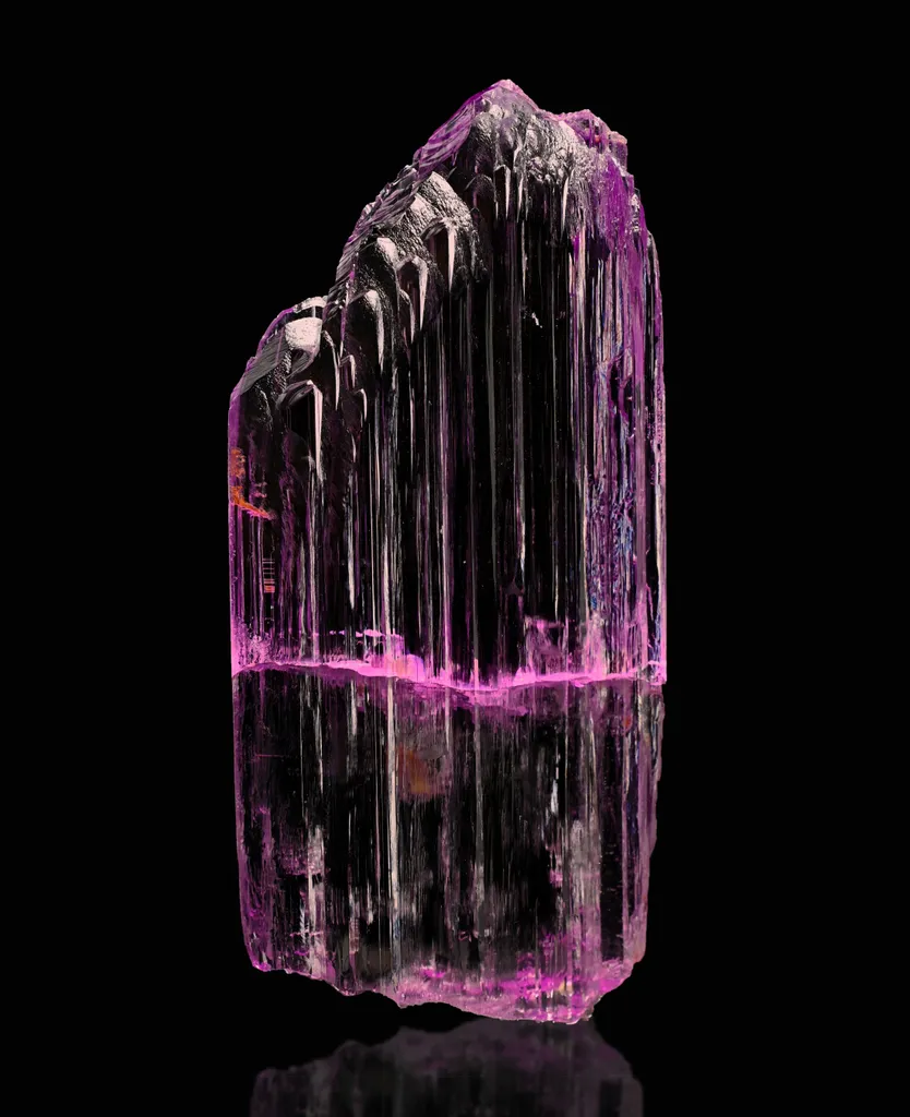 Kunzite from USA, California, San Diego County, Pala Mining District, Oceanview Mine image