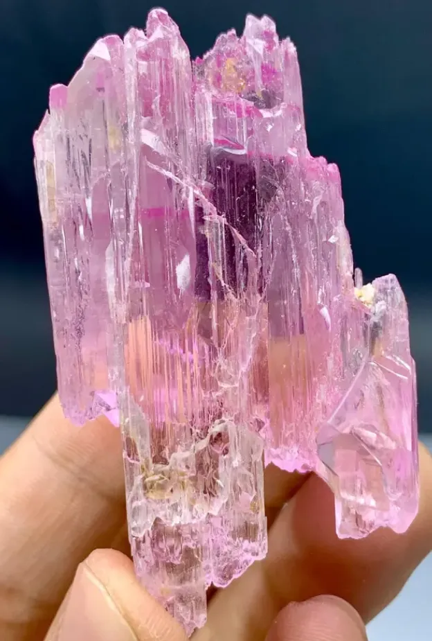 Kunzite, gemmy, pink, double terminated - image 4