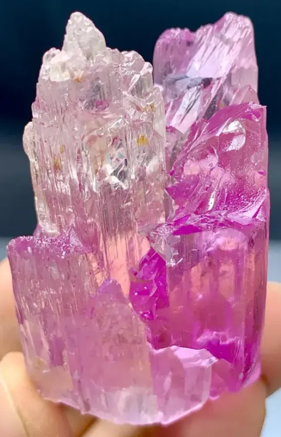Kunzite, gemmy, pink, double terminated - image 3