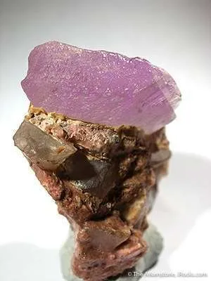 Kunzite in Matrix - image 3