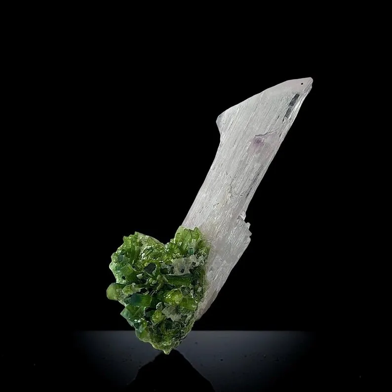 Kunzite With Tourmaline from Afghanistan, Kunar, Dara-e-Pech District, Dara-e-Pech pegmatite field image