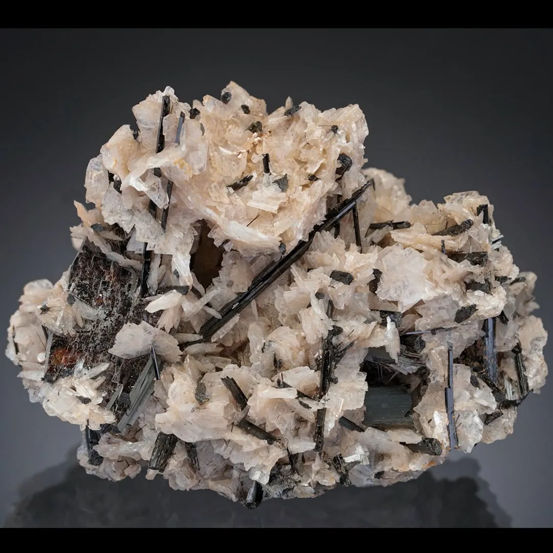 Kupletskite with Aegirine and Albite - image 2